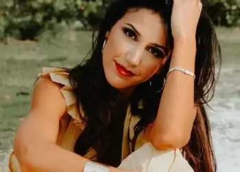 Kat Stickler Net Worth