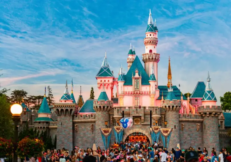 How Much Does Disneyland Make a Day